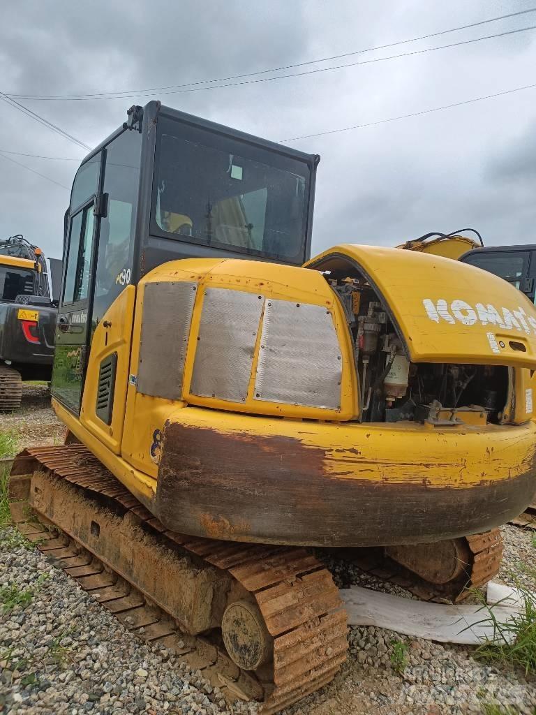 Komatsu PC 90 Excavatoare pe șenile
