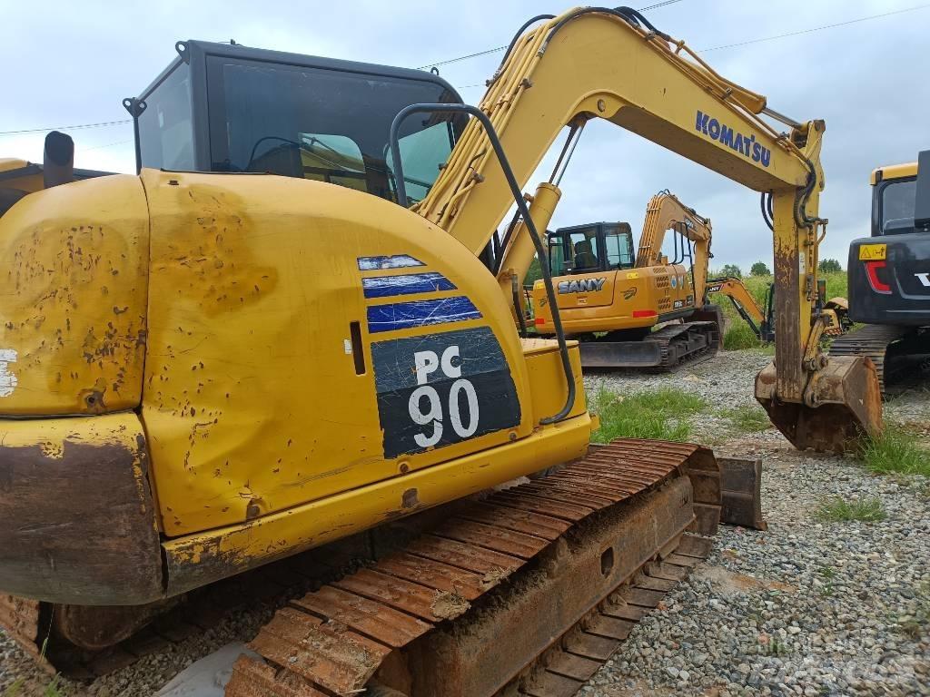 Komatsu PC 90 Excavatoare pe șenile
