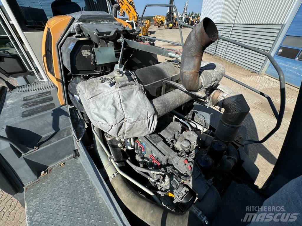 Liebherr L 576 Incarcator pe pneuri