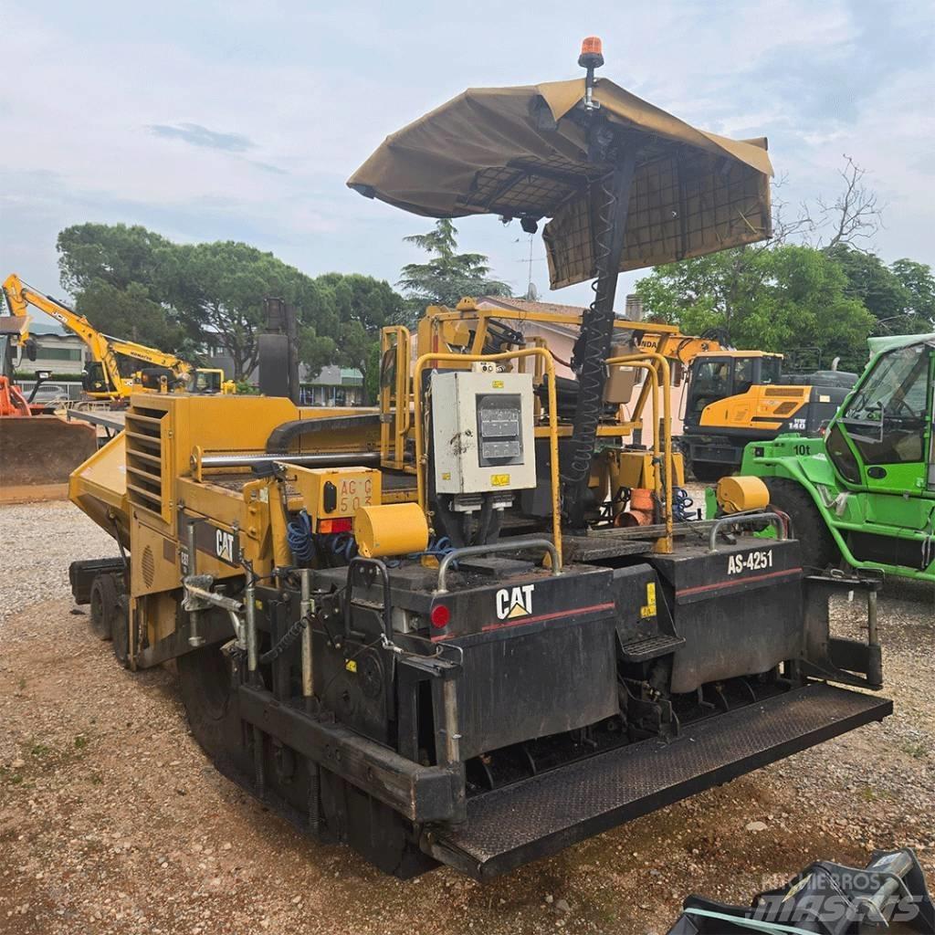 CAT AP 600 Pavatoare asfalt