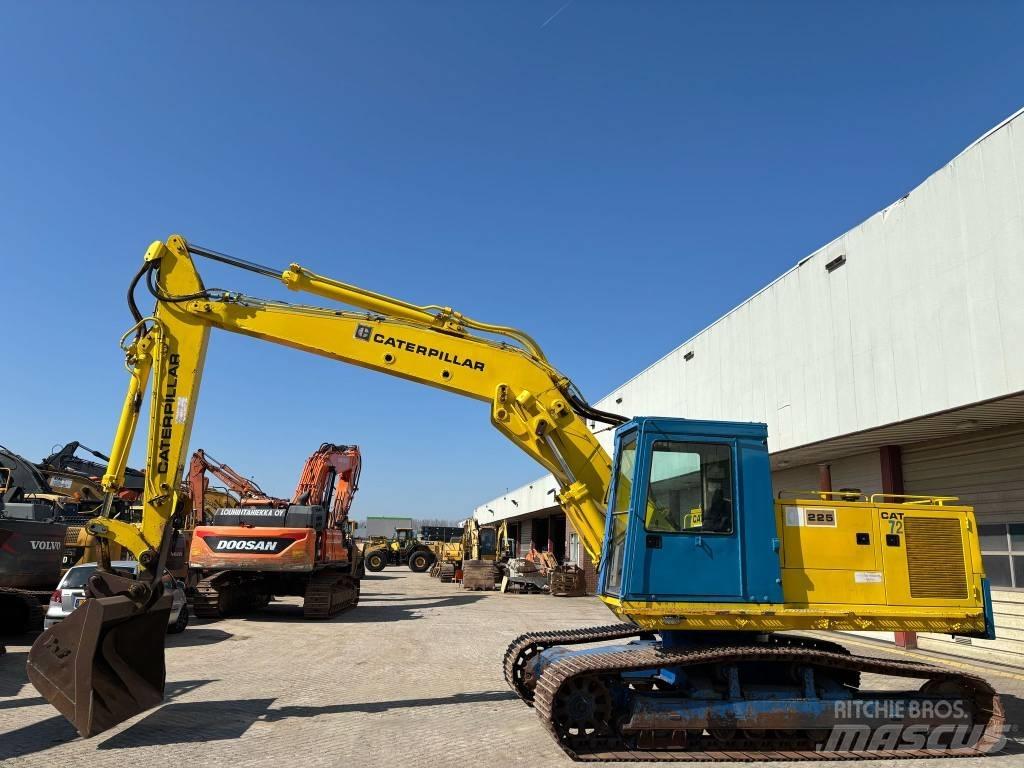 CAT 225 Excavatoare pe șenile
