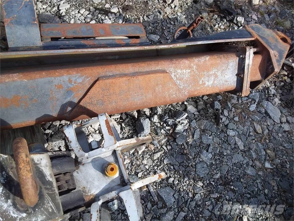 CAT 2200 Macarale pentru culegatoare