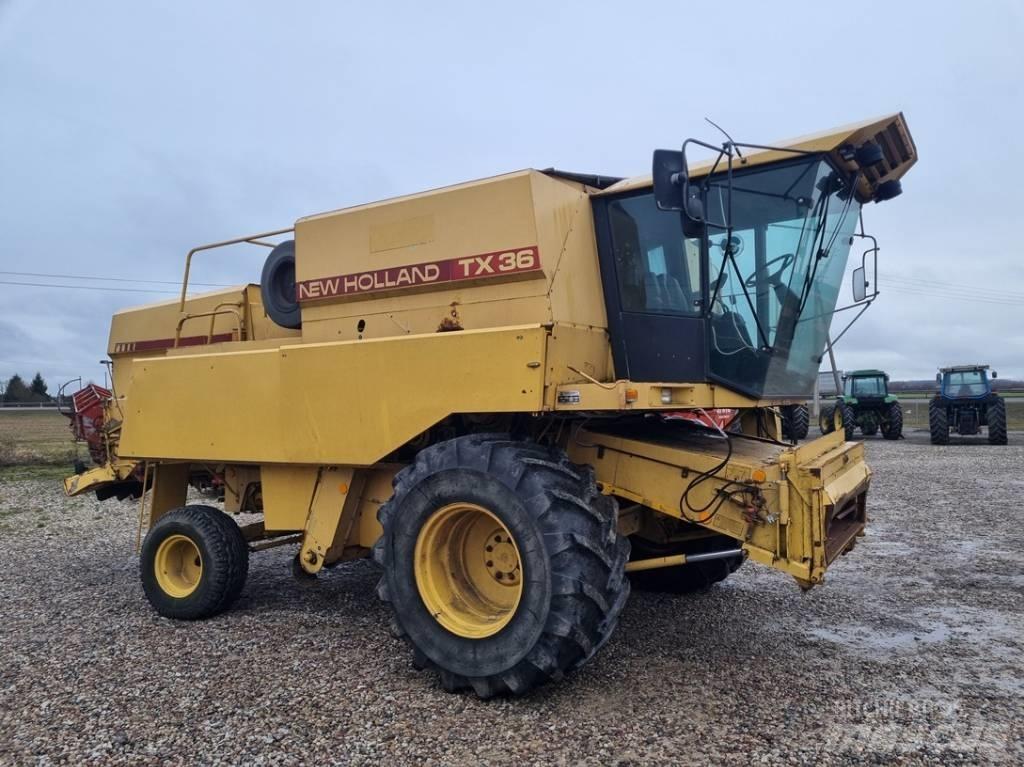 New Holland TX 36 Combine de secerat