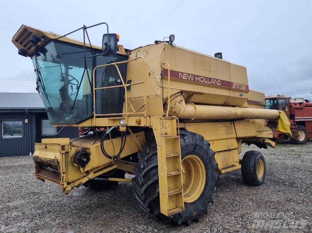 New Holland TX 36 Combine de secerat