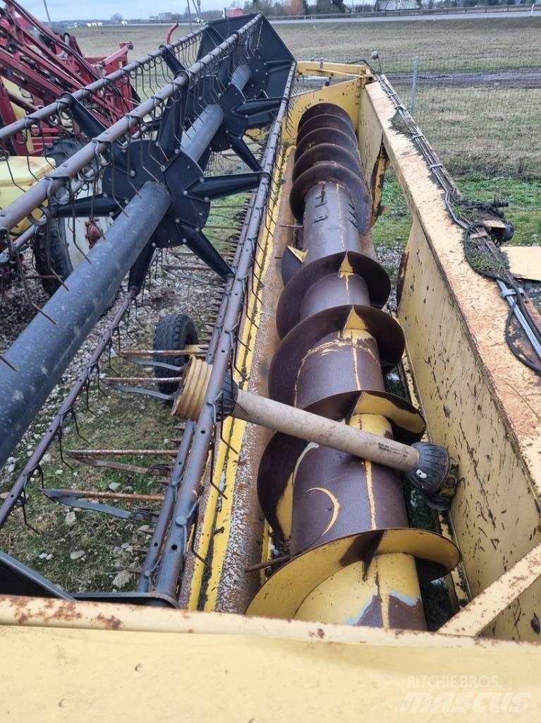 New Holland TX 36 Combine de secerat