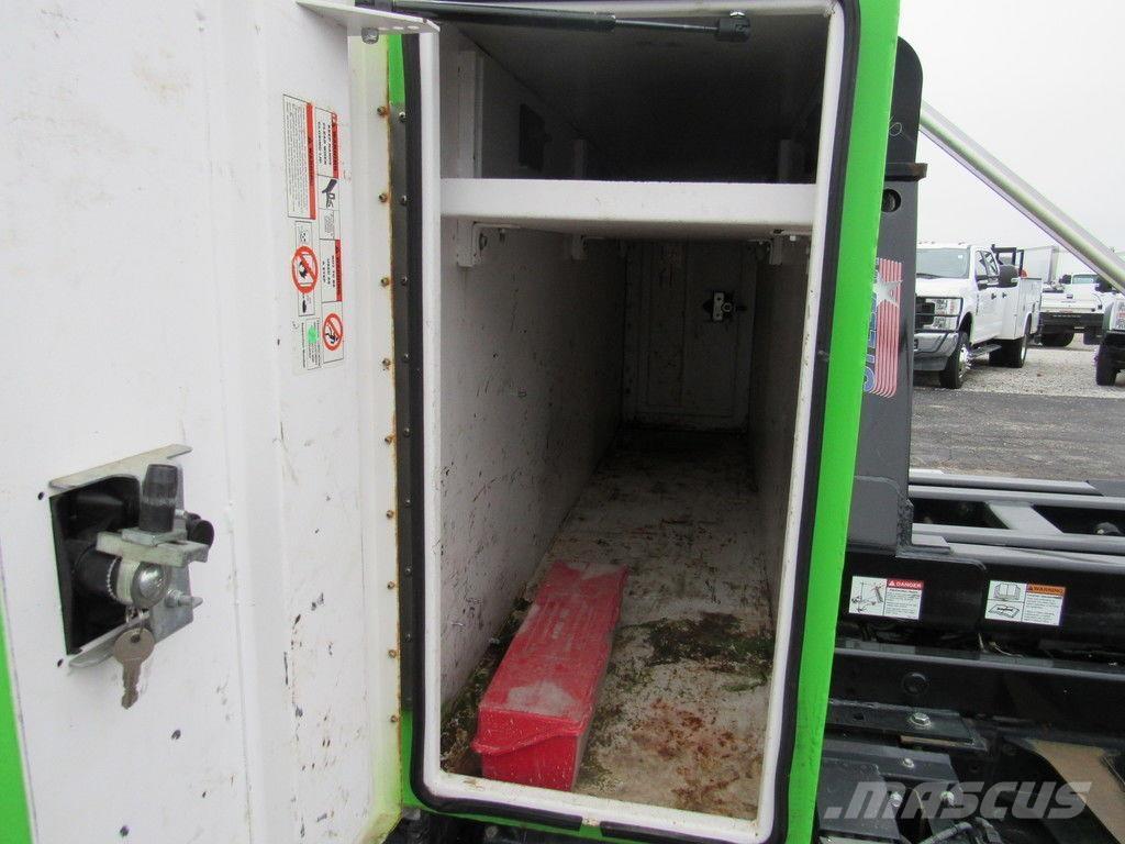 Hino 195 Autobasculanta