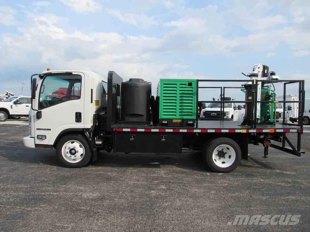 Isuzu NPR HD Camioane platforma/prelata