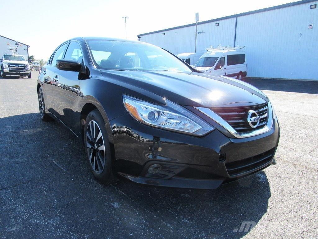Nissan Altima Masini