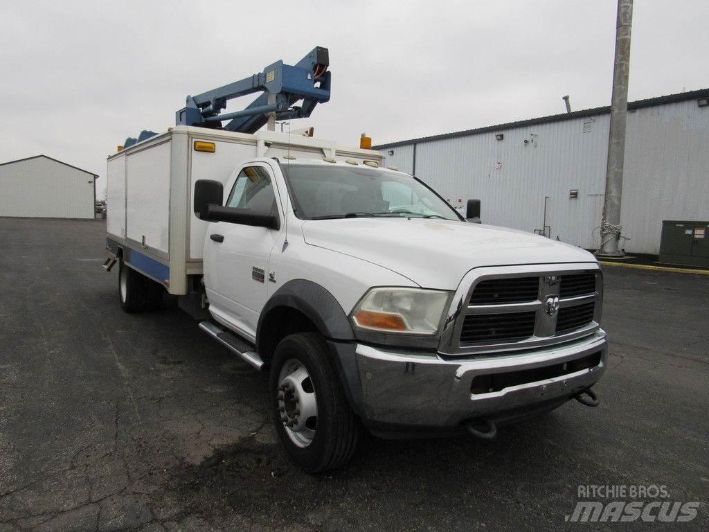 RAM 5500 Platforme aeriene montate pe camion