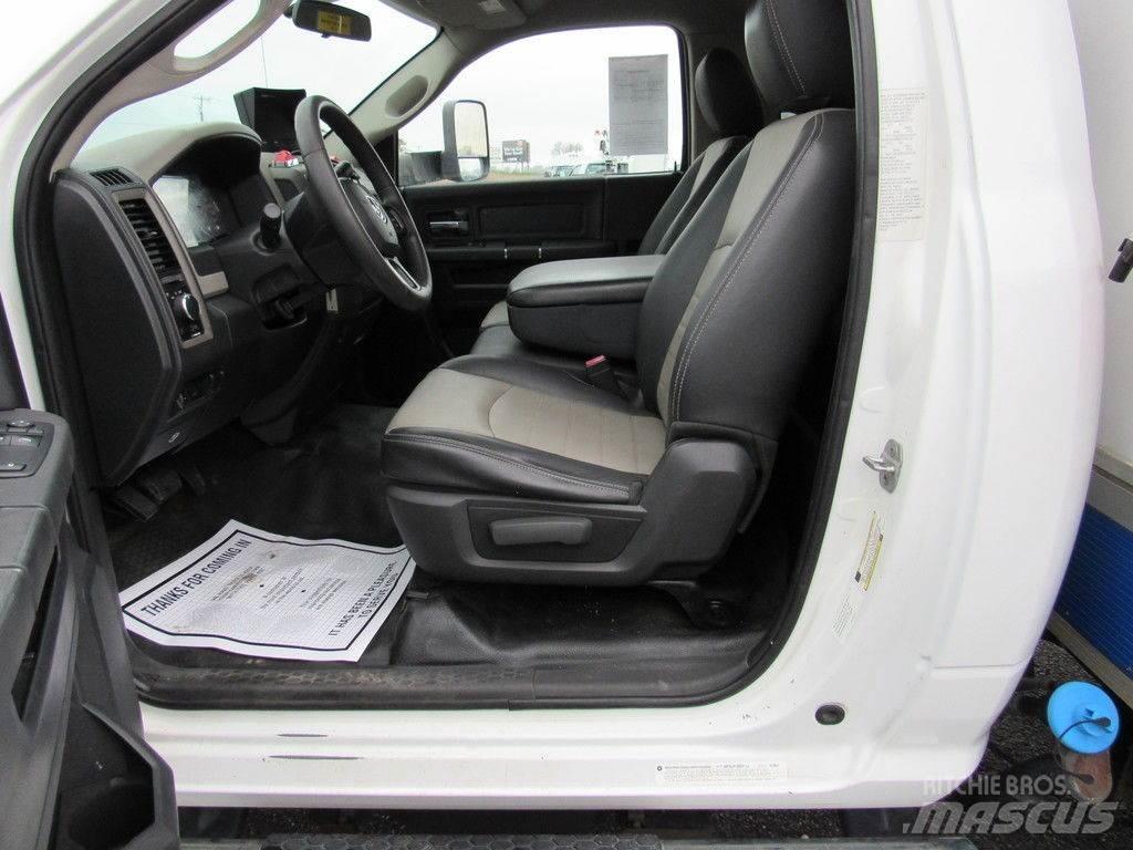 RAM 5500 Platforme aeriene montate pe camion