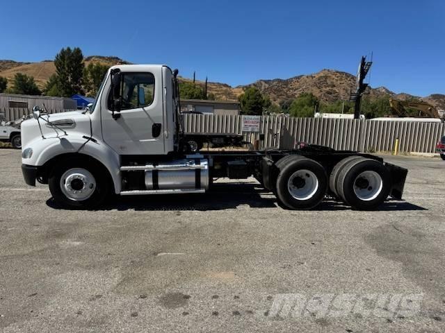 Freightliner M 112 Camion cabina sasiu