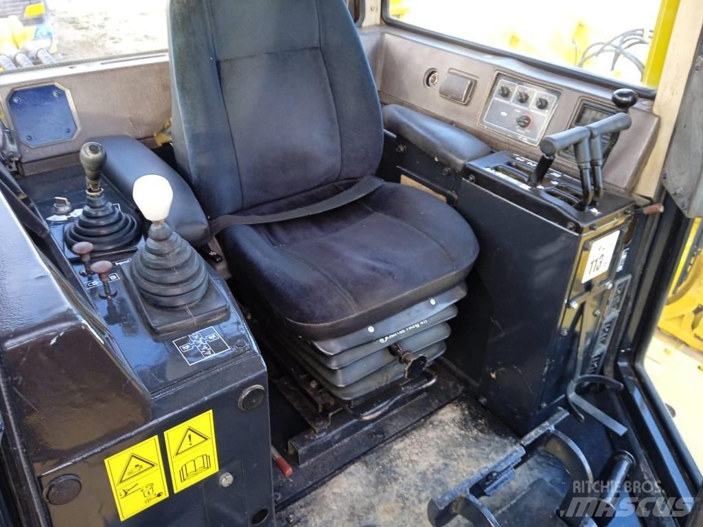 Komatsu D 155 AX-3 Buldozere pe senile