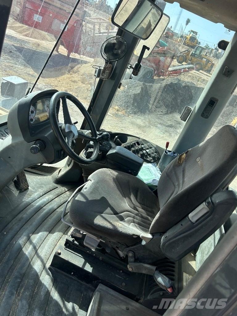 New Holland W 170 B Incarcator pe pneuri