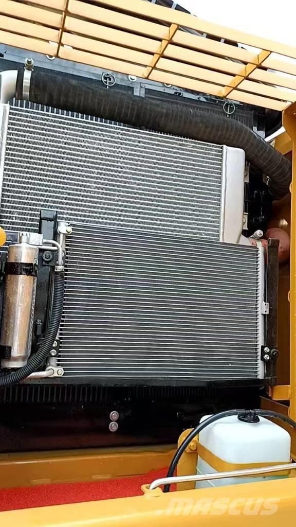 CAT 320DL Excavatoare pe șenile
