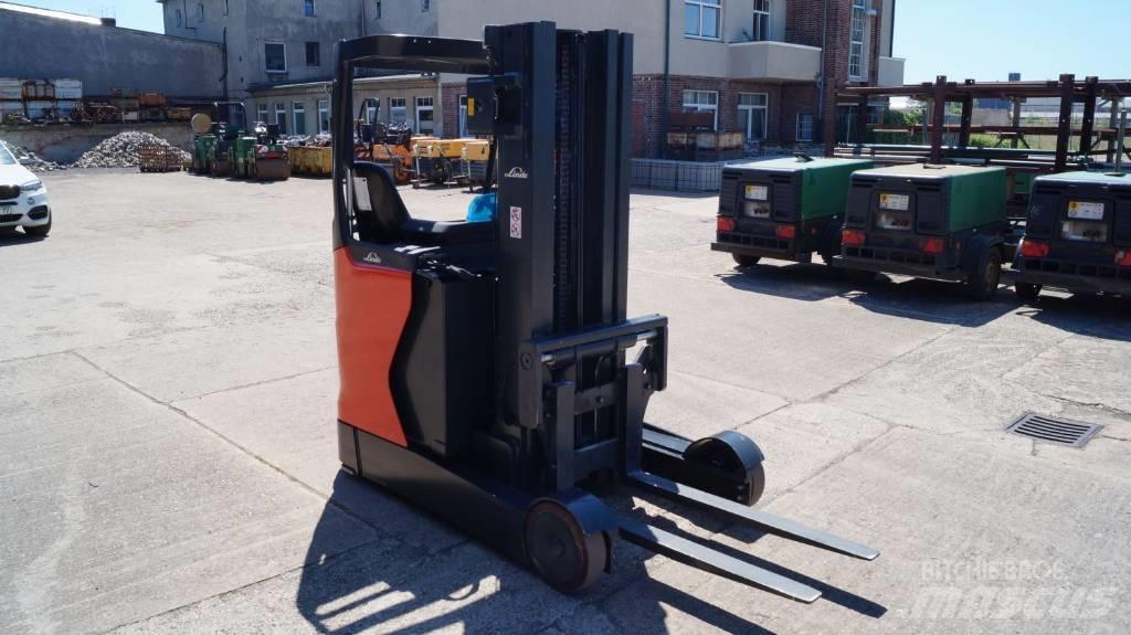 Linde R 20 N Stivuitor cu catarg retractabil