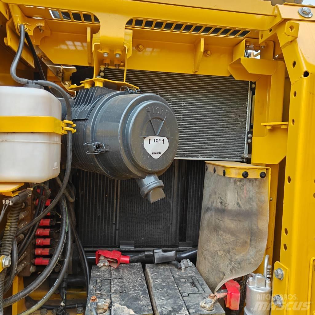 Komatsu 130-7 Excavatoare pe șenile
