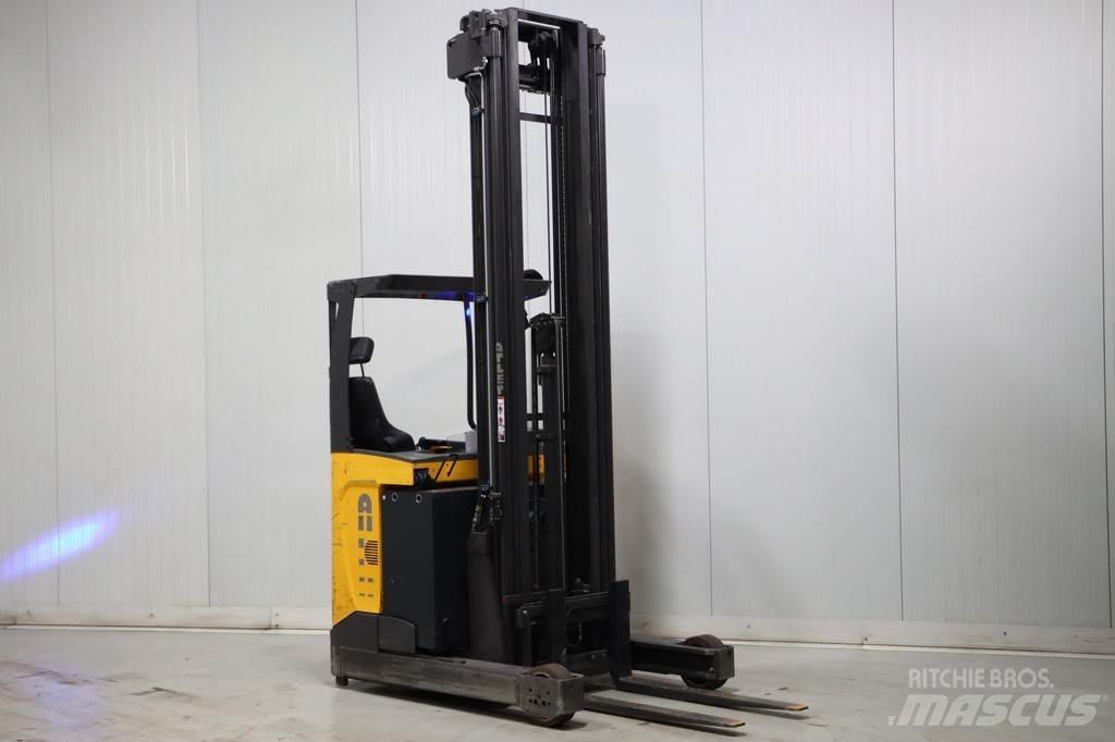 Atlet UMS200D Stivuitor cu catarg retractabil