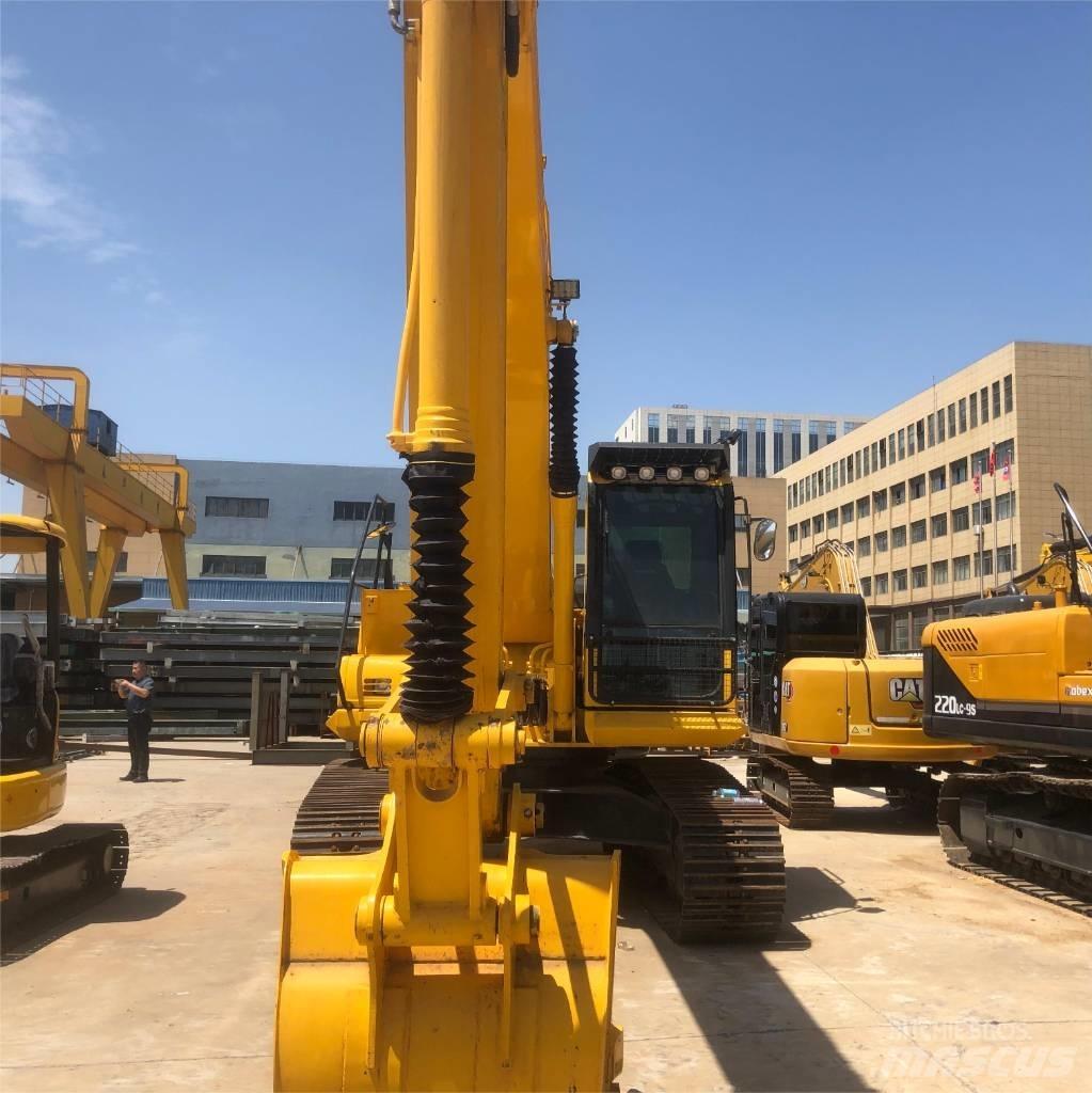 Komatsu PC200 Excavatoare pe șenile
