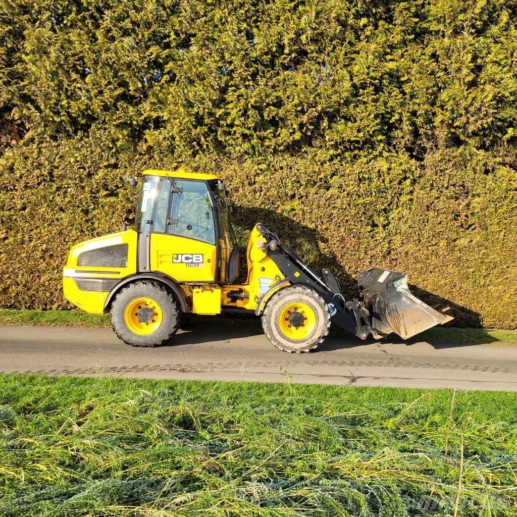 JCB 407 Incarcator pe pneuri