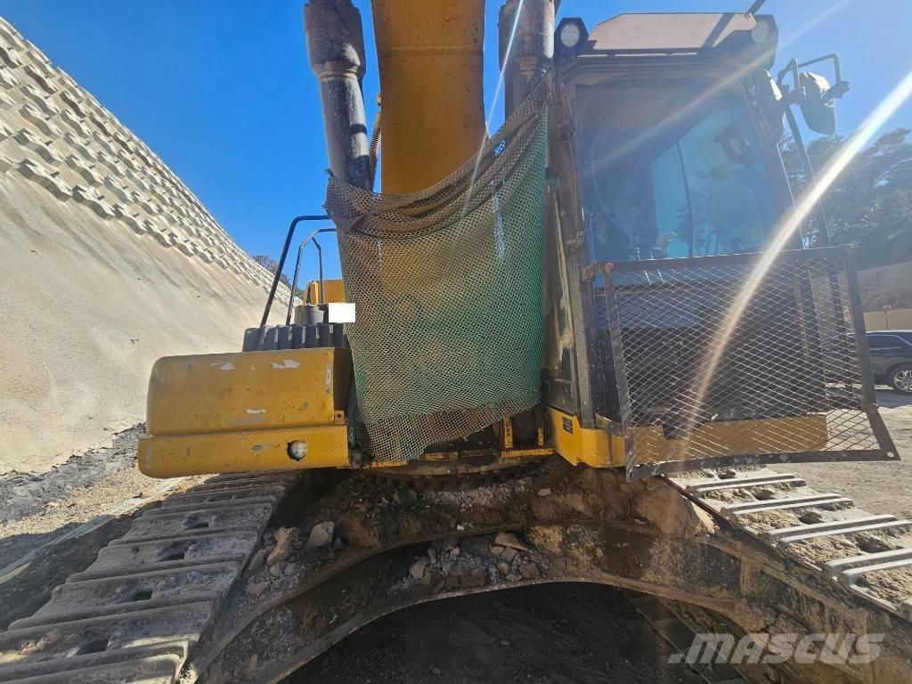 CAT 330 Excavatoare pe șenile
