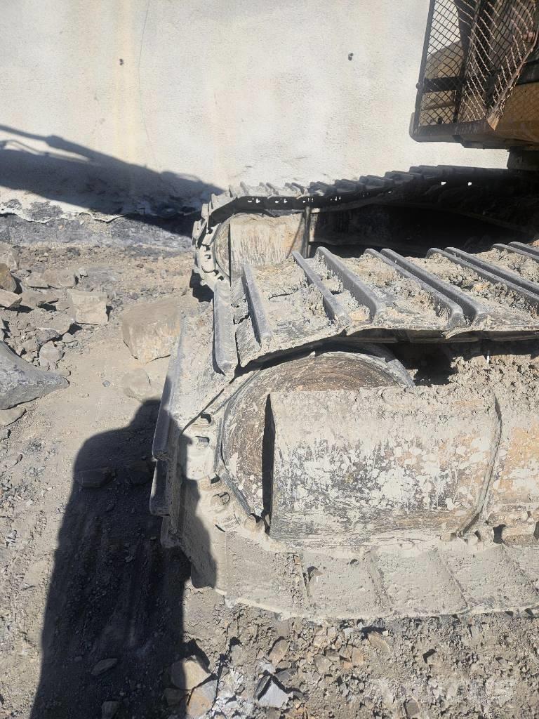 CAT 330 Excavatoare pe șenile
