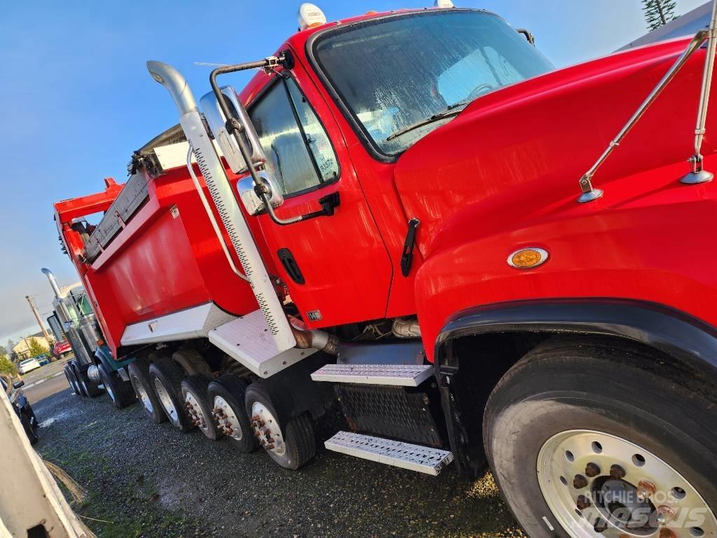 Freightliner 114SD Autobasculanta