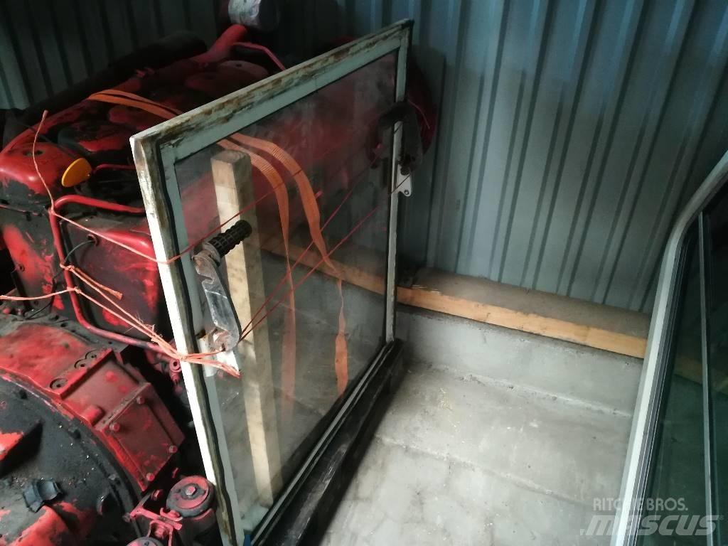 O&K RH 6 Cabine si interior