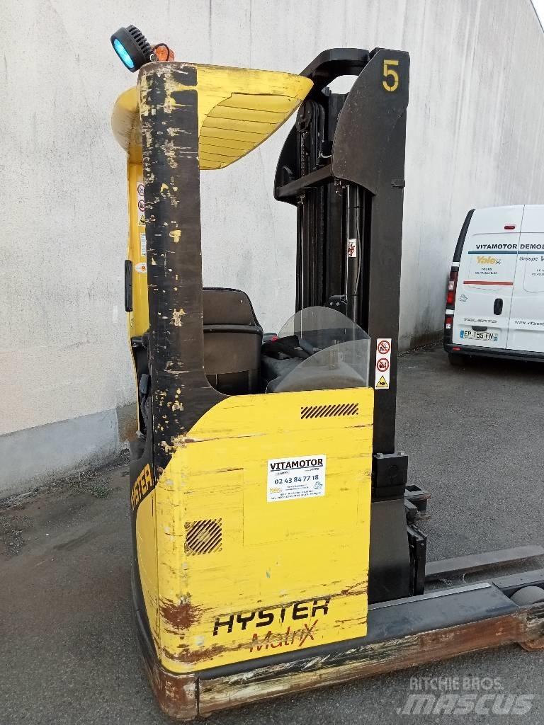 Hyster R 1.4 Stivuitor cu catarg retractabil