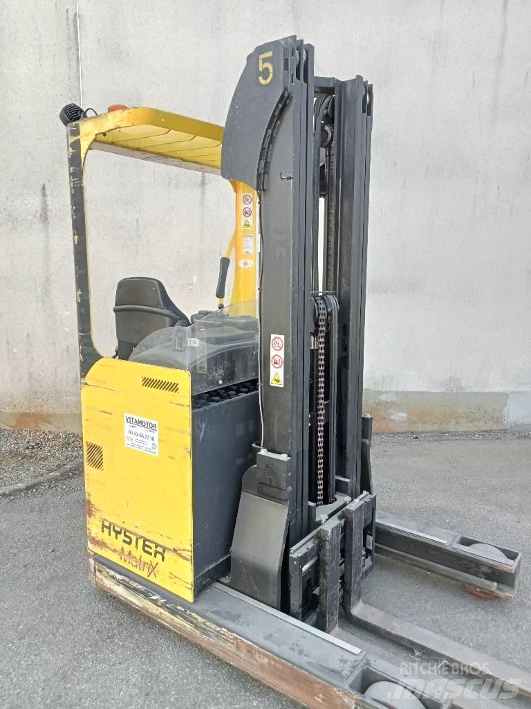 Hyster R 1.4 Stivuitor cu catarg retractabil