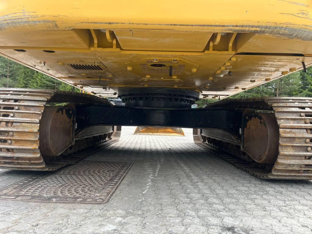 CAT 326 07A Next Gen Excavatoare pe șenile
