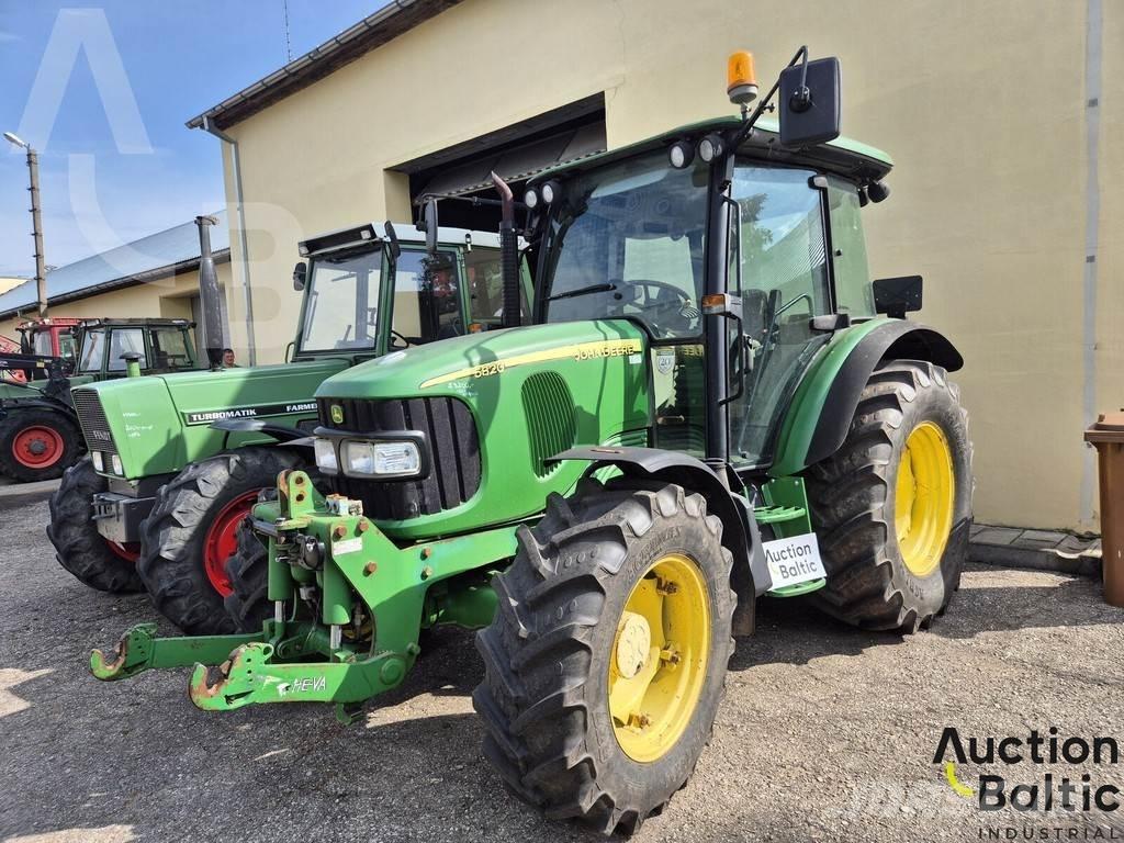 John Deere 5820 Tractoare