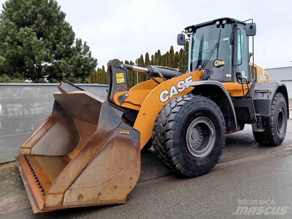 CASE 921 G Incarcator pe pneuri