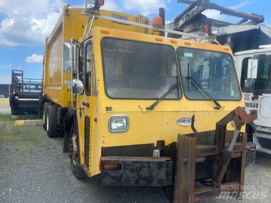 CCC LOW ENTRY Camion de deseuri