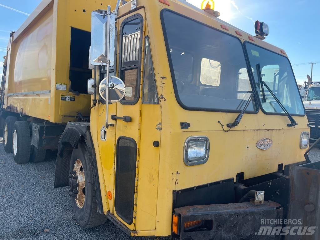 CCC LOW ENTRY Camion de deseuri