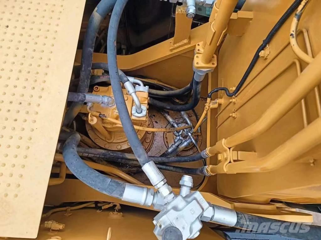 CAT 330 D Excavatoare pe șenile
