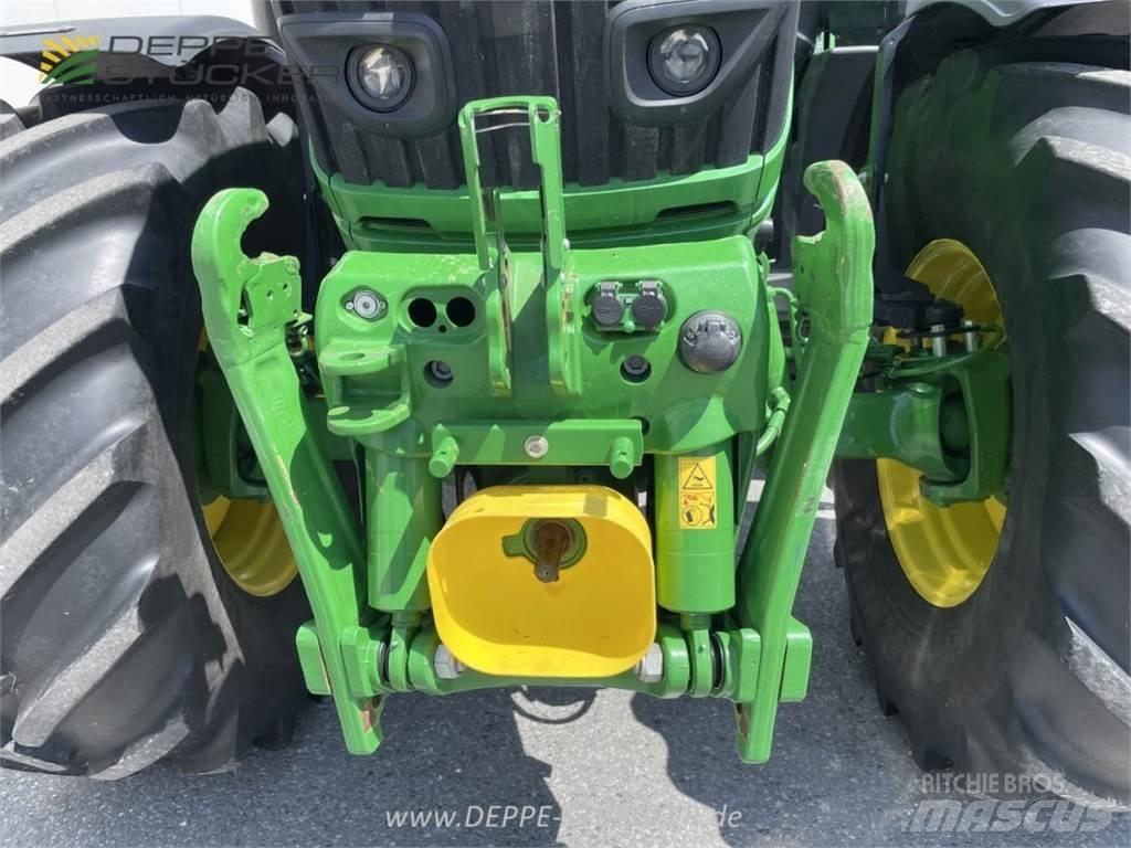 John Deere 6230R Tractoare