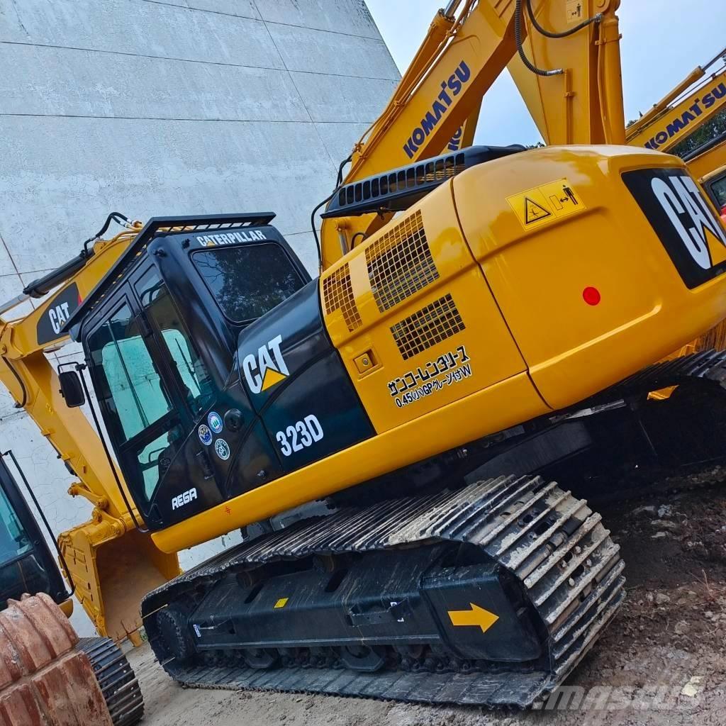 CAT 323 D Excavatoare pe șenile
