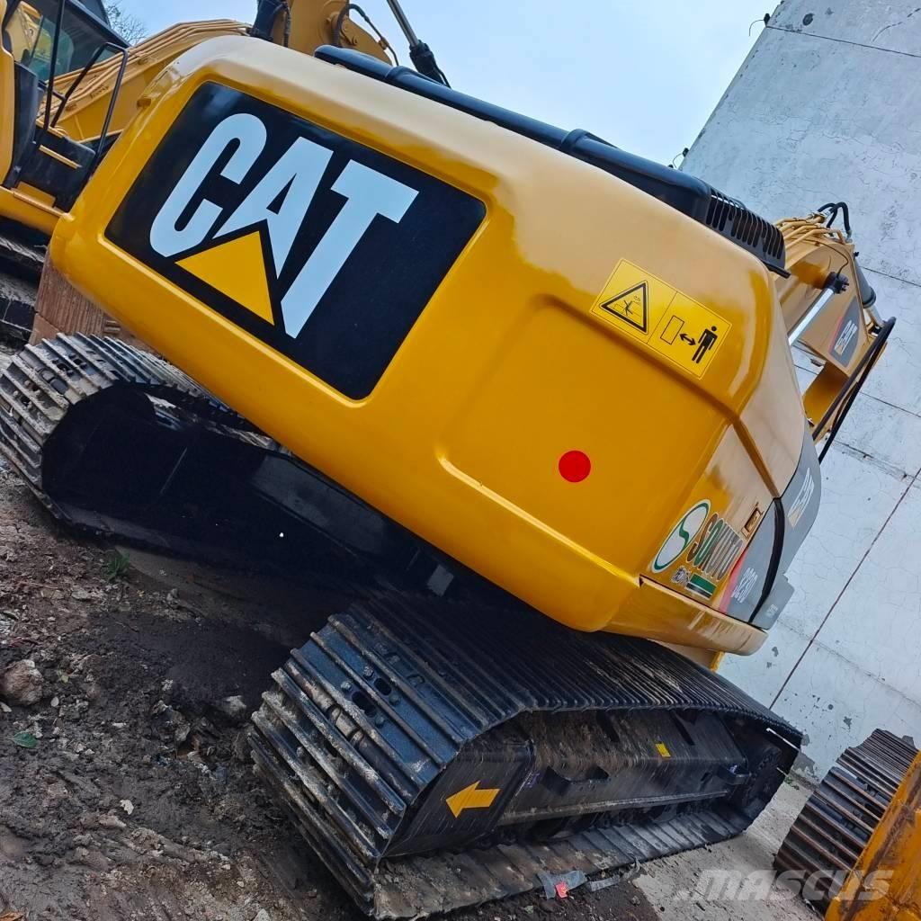 CAT 323 D Excavatoare pe șenile
