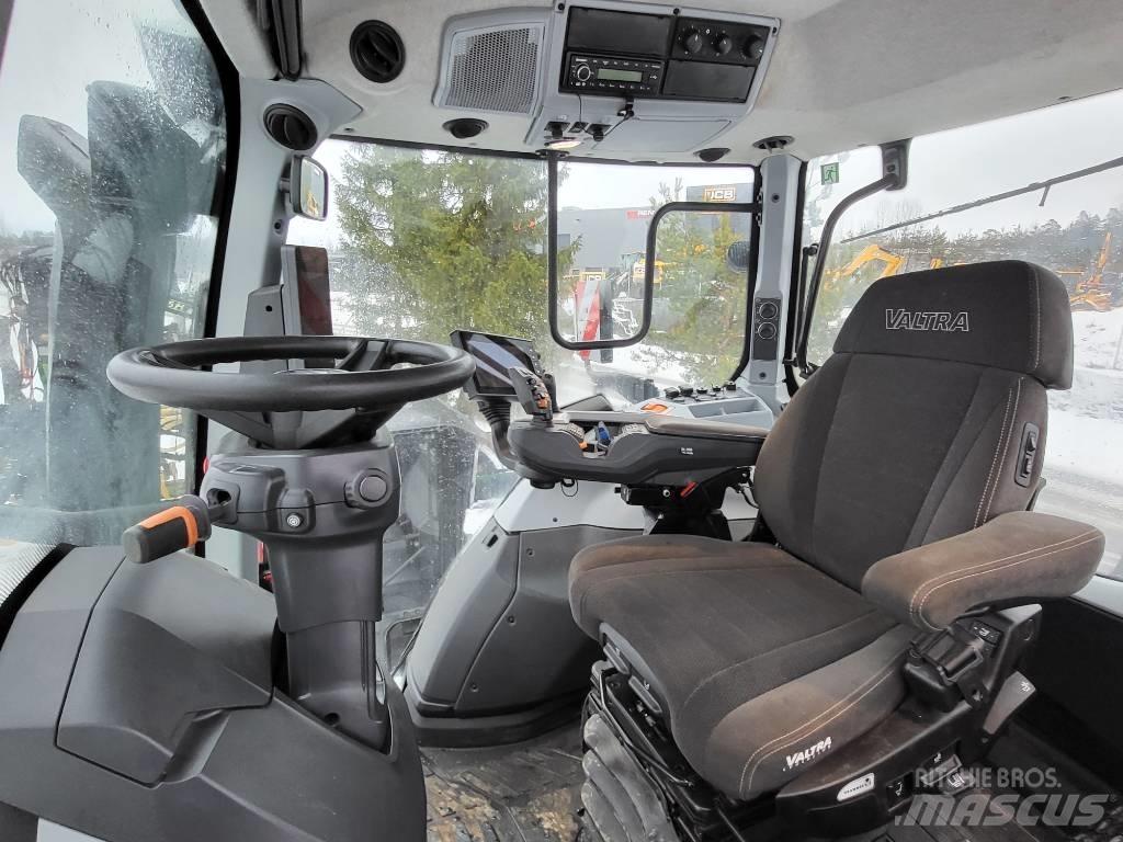 Valtra Q 305 Tractoare