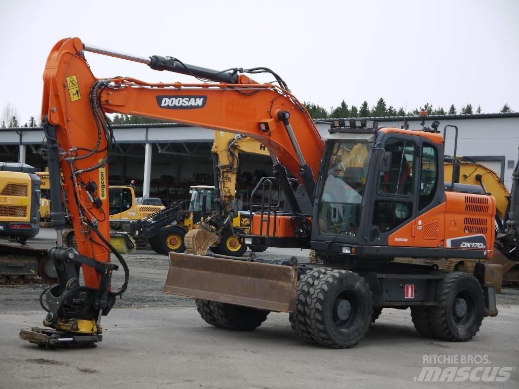 Doosan DX 170 W-5 Excavatoare cu roti