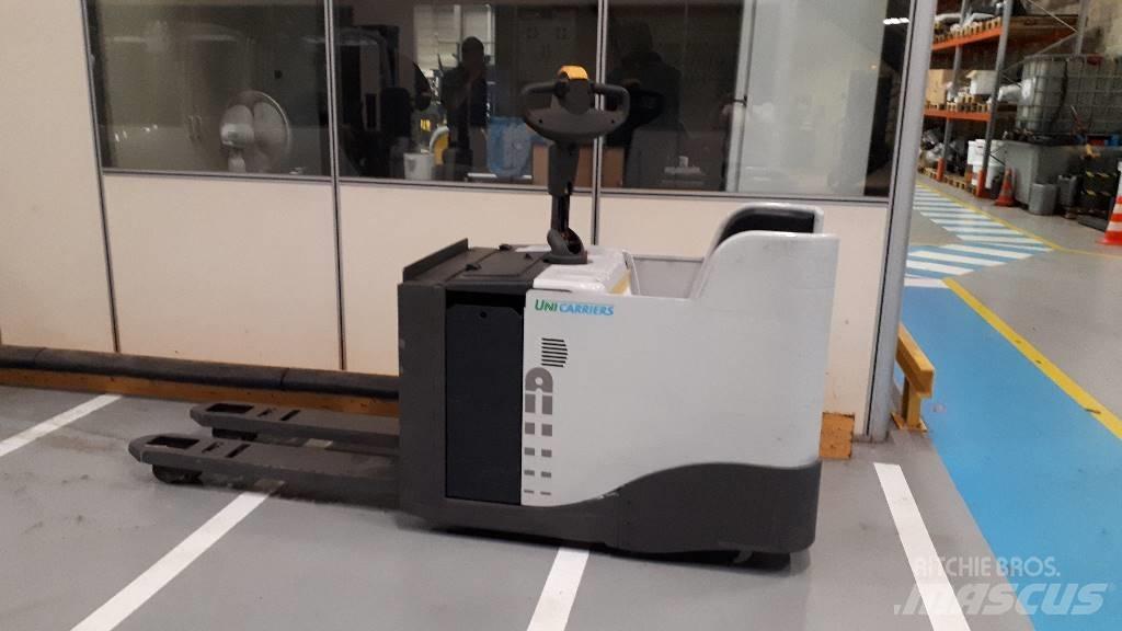 Atlet PMR 200 Transpaleta cu platforma