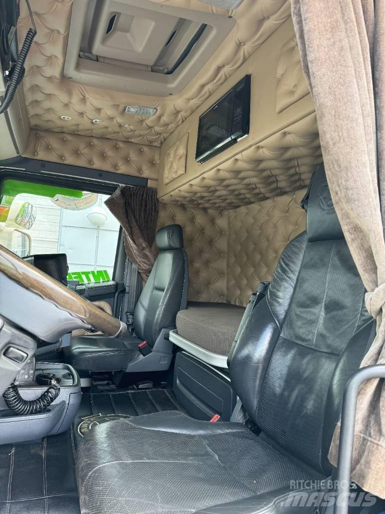 Scania R 520 LB8x4*4 Camion cu carlig de ridicare
