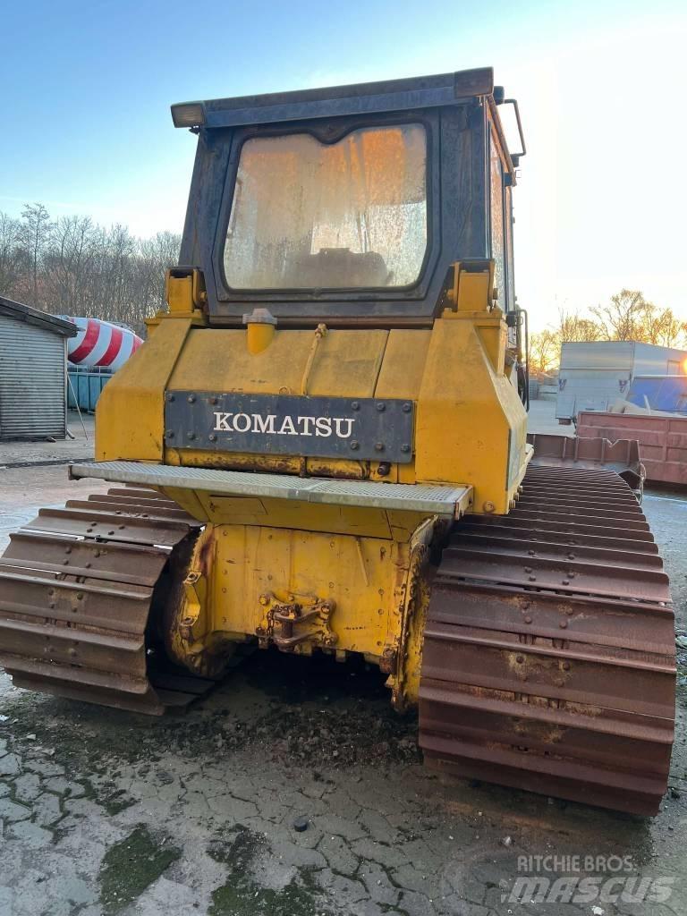 Komatsu D 65 P Buldozere pe senile