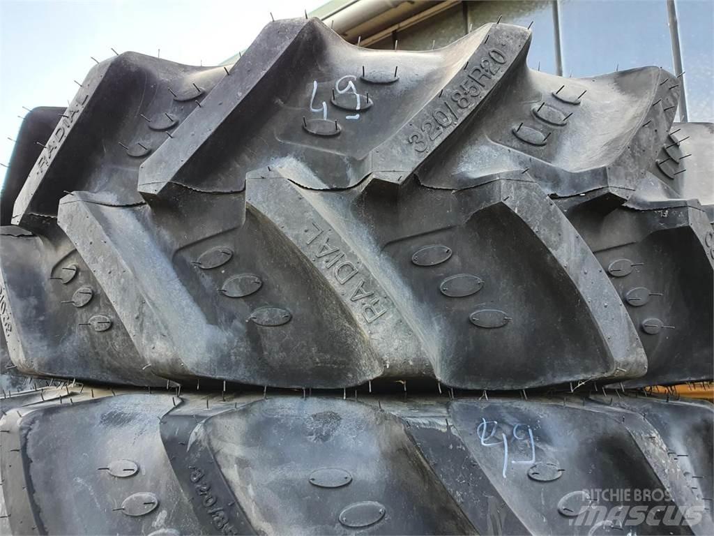 BKT 320/85R20 x2 Roti