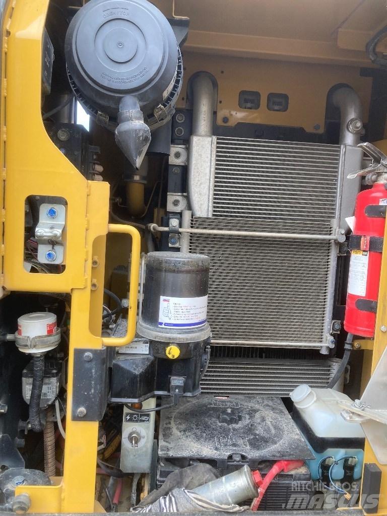 CAT 313 F L Excavatoare pe șenile
