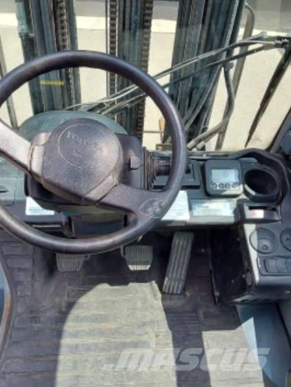 Toyota 02-8 FDF 25 Stivuitor diesel