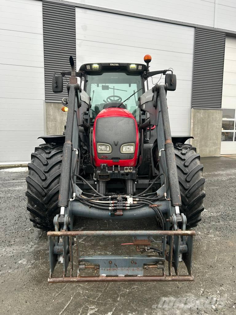 Valtra N141 Advance Tractoare