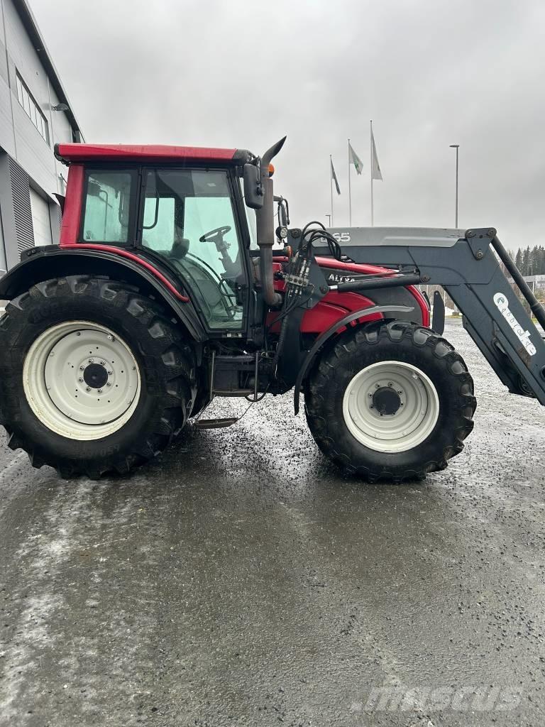 Valtra N141 Advance Tractoare