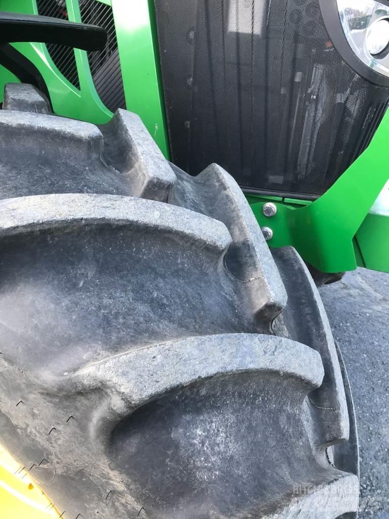 John Deere 6100 M Tractoare