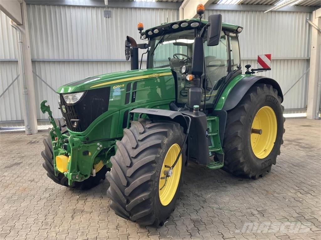 John Deere 6250R Tractoare
